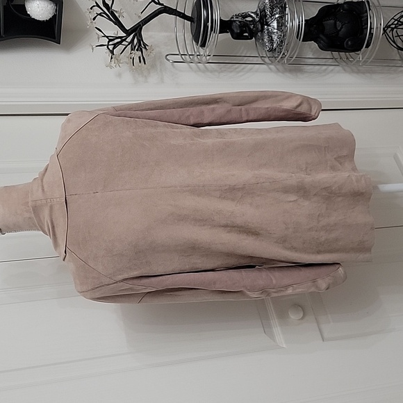 BlankNYC, Size M, Faux Suede Wrap Jacket / Shawl / Cardigan. Excellent Cond. - Picture 4 of 10